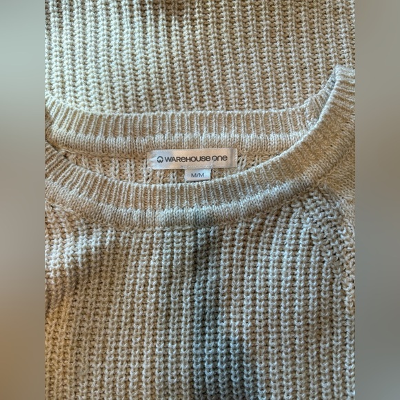 Warehouse One women’s size M side button curved hem knit pullover - Picture 9 of 9